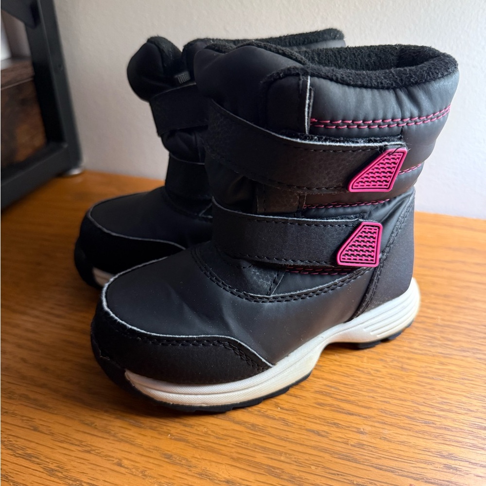 Wonder Nation Black and Pink Girls Snow Boots